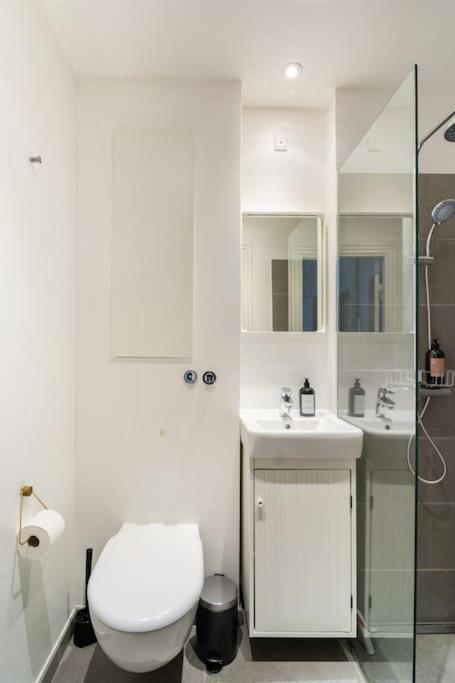 Cozy Apartment In Christianshavn W Two Balconies. コペンハーゲン エクステリア 写真