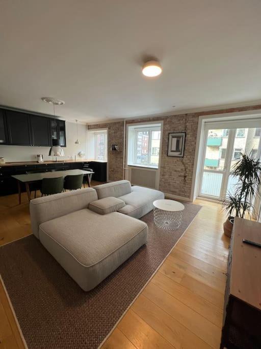 Cozy Apartment In Christianshavn W Two Balconies. コペンハーゲン エクステリア 写真